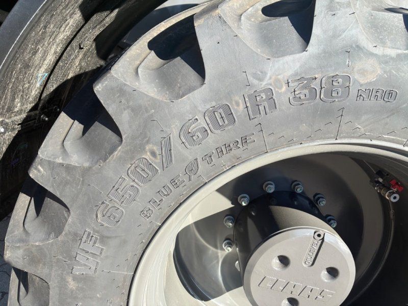 Claas AXION 930 CMATIC Night Edition