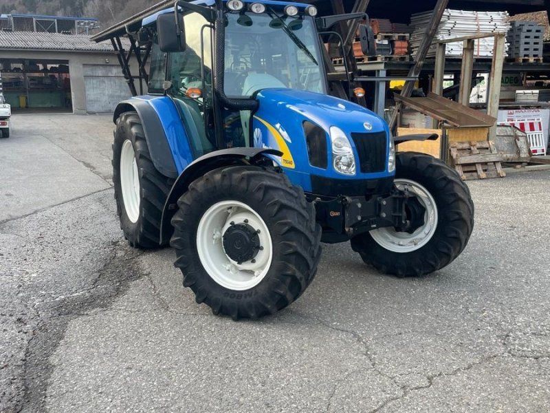 New Holland T5040