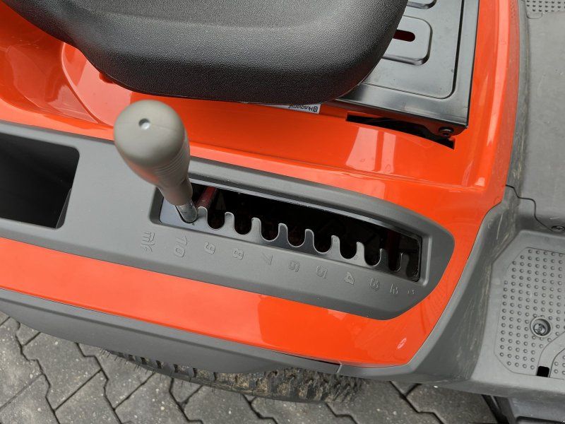 Husqvarna TC 220T  Entleerungshilfe am Korb