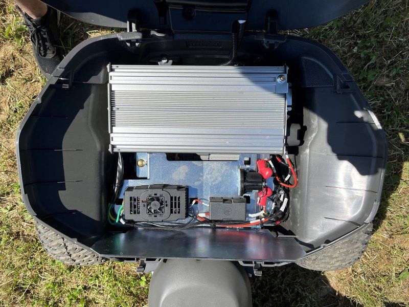 Husqvarna Rider 200iX AWD  Mähdeck