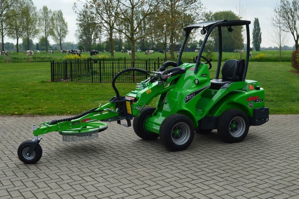 Avant 423 TDL Kniklader/Shovel