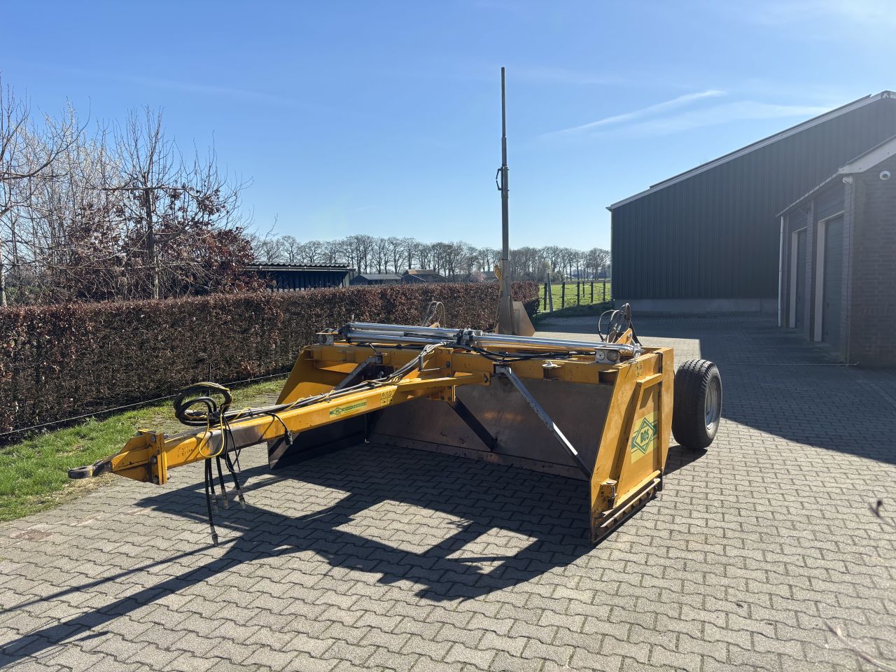 Bos 5004 kilverbak met deuren en laserapparatuur