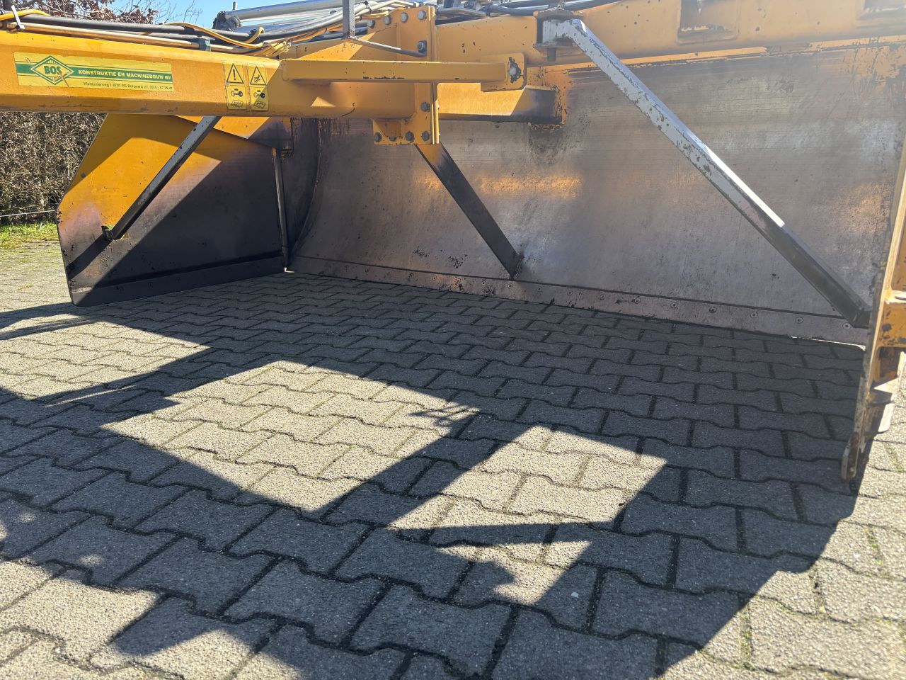 Bos 5004 kilverbak met deuren en laserapparatuur