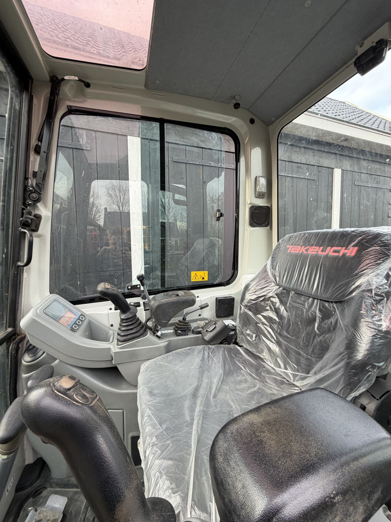 Takeuchi TB225 extra met 460 uur!!