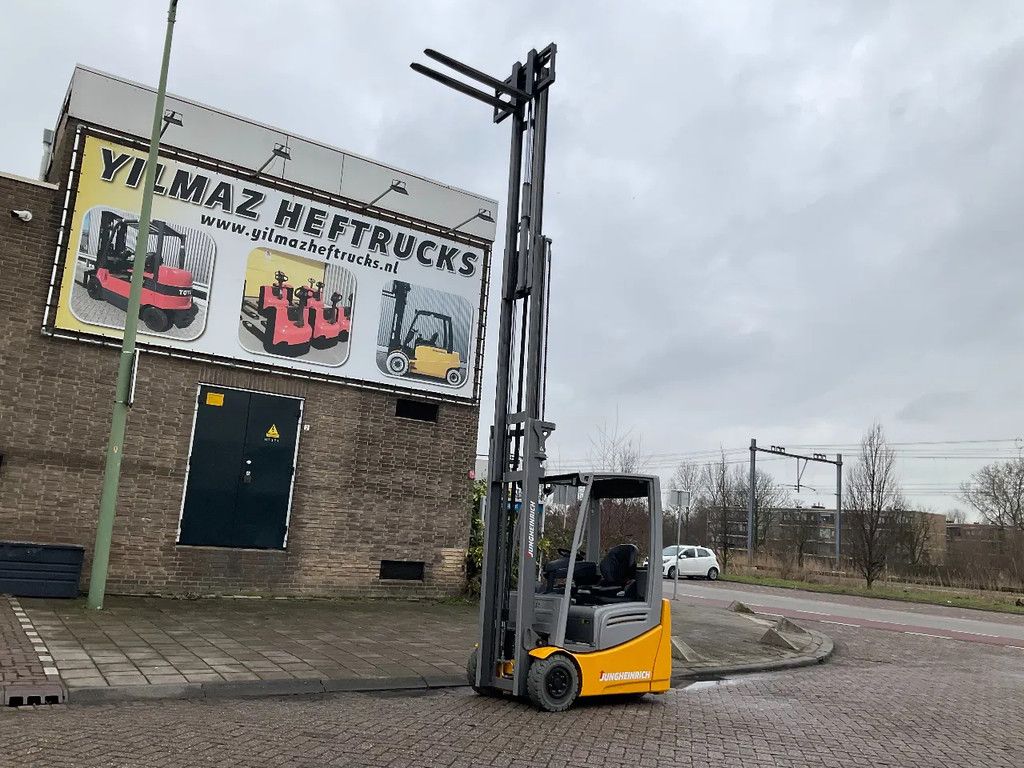 Jungheinrich JUNGHEINRICH EFG215 1500KG 5.50METER HEFTRUCK