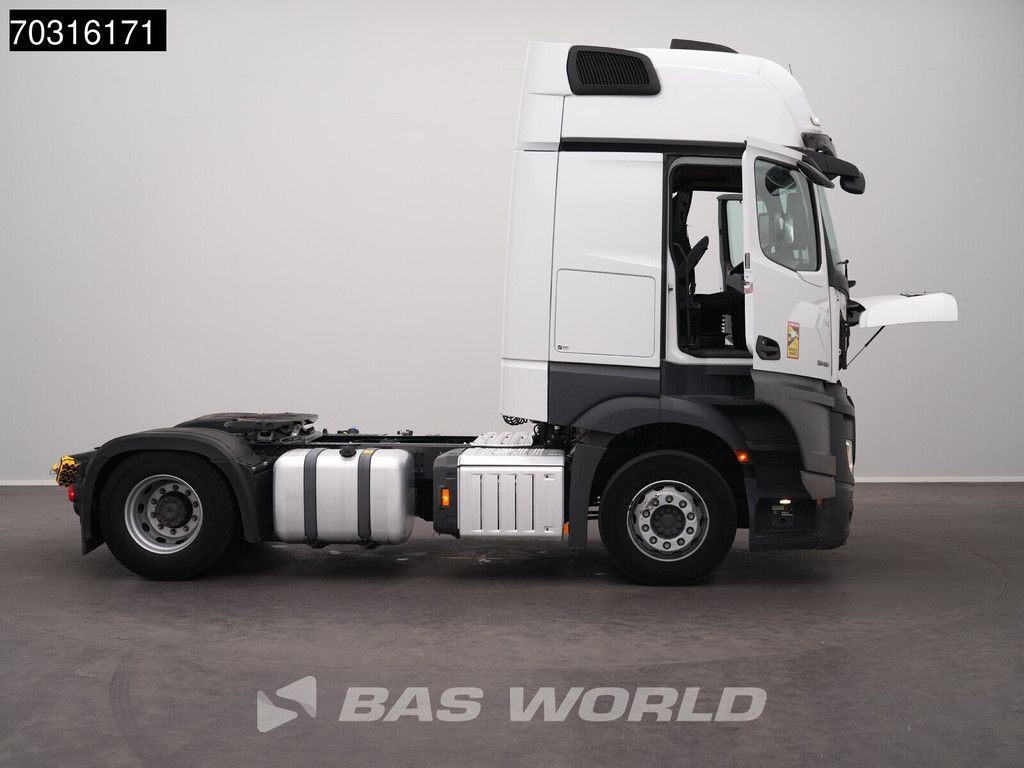 Mercedes Actros Actros L 1845 4X2 GigaSpace 2xTanks Standklima Navi
