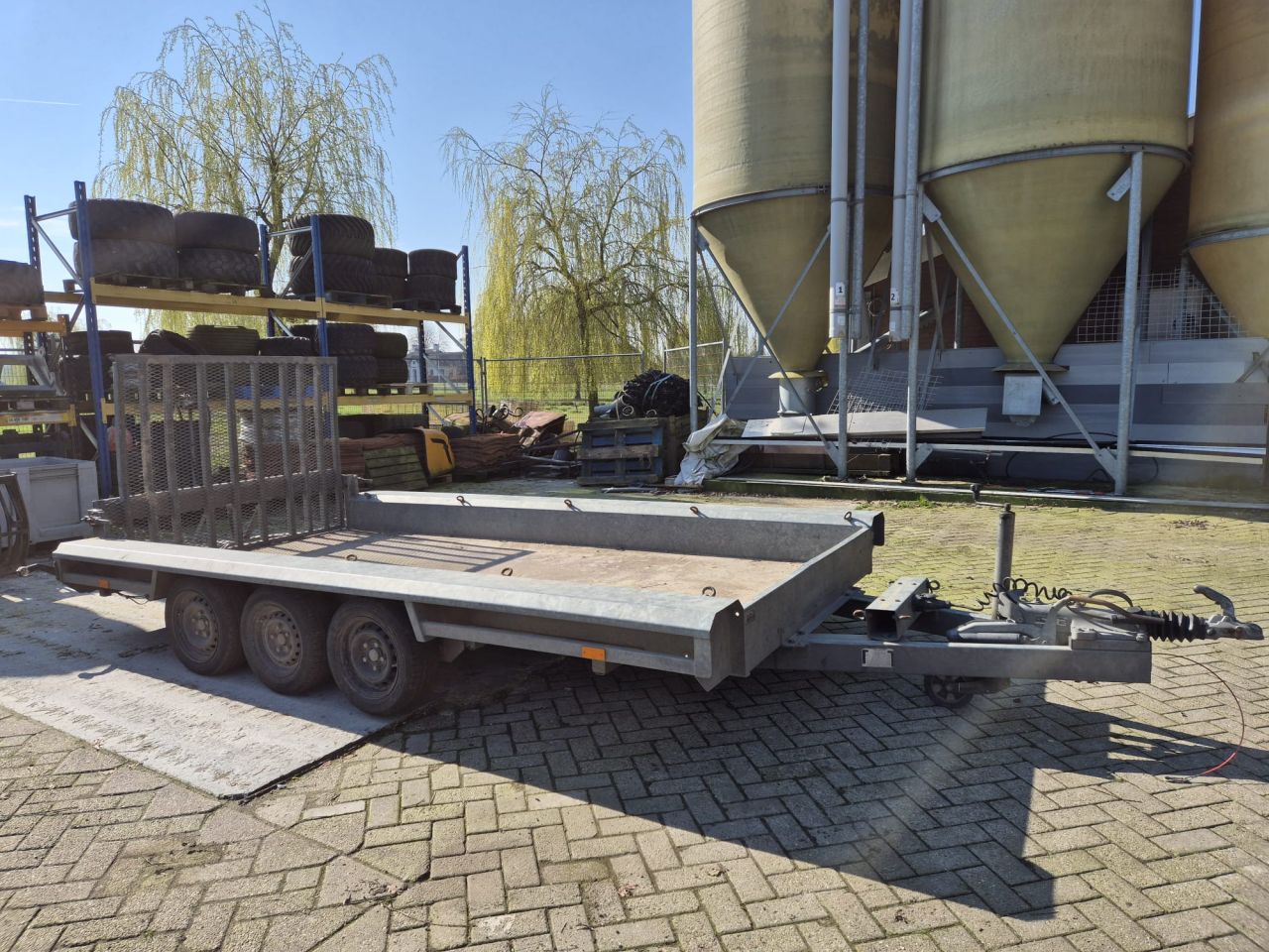 Machinetransporter 2020 /3x1500kg assen