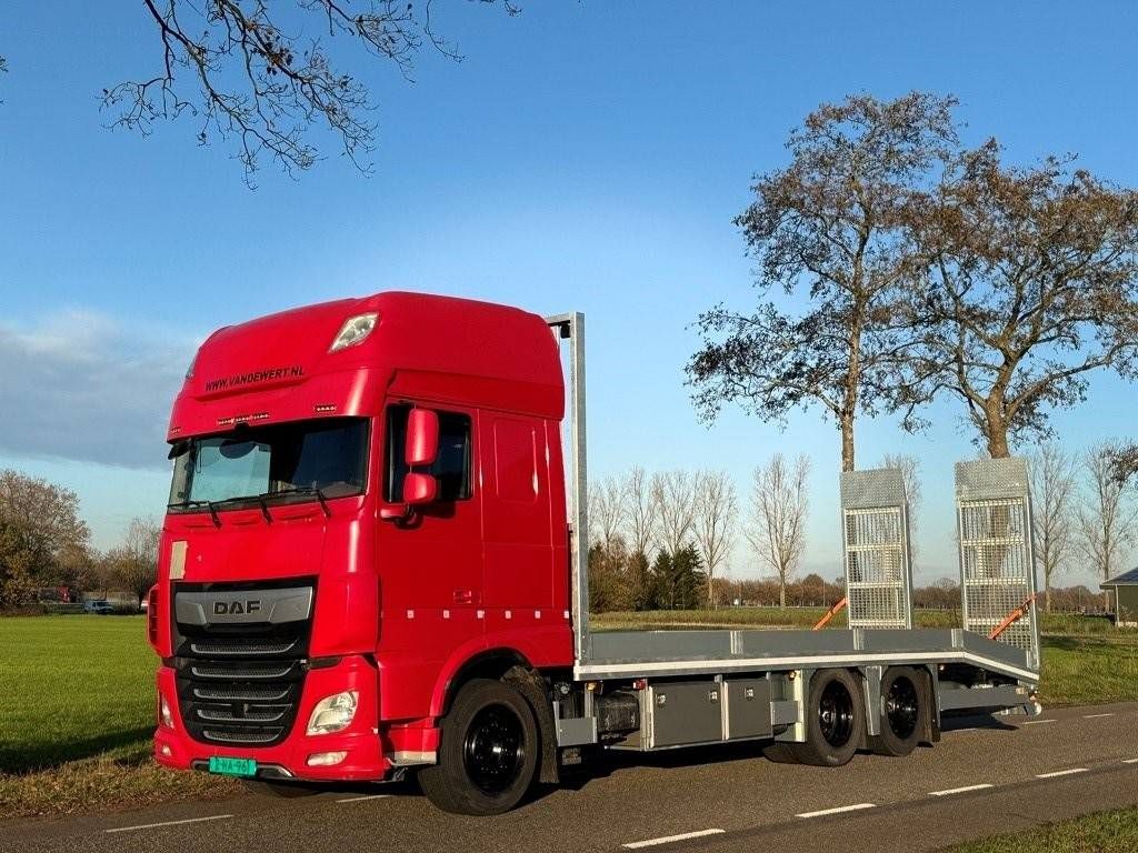 Machine transporter DAF XF530 6x2 Diesel 2019