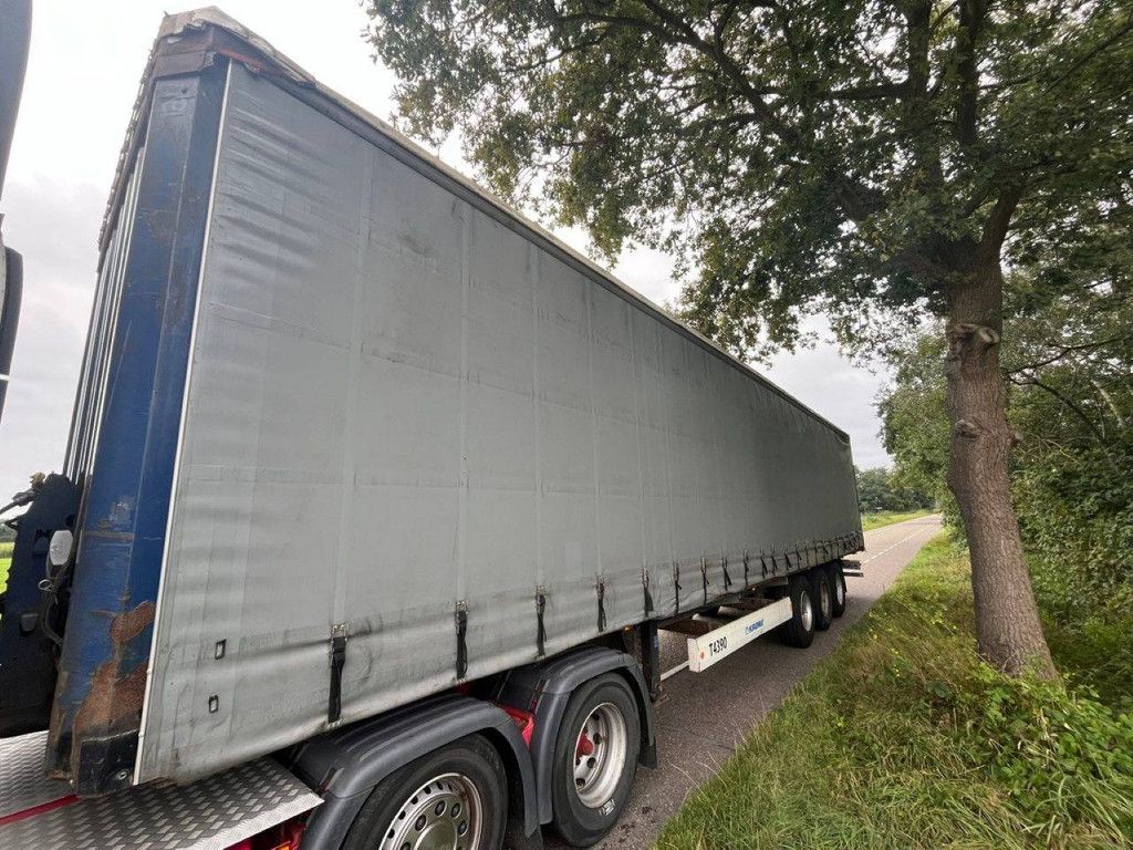 Krone SD 2008 curtain-sided semi-trailer