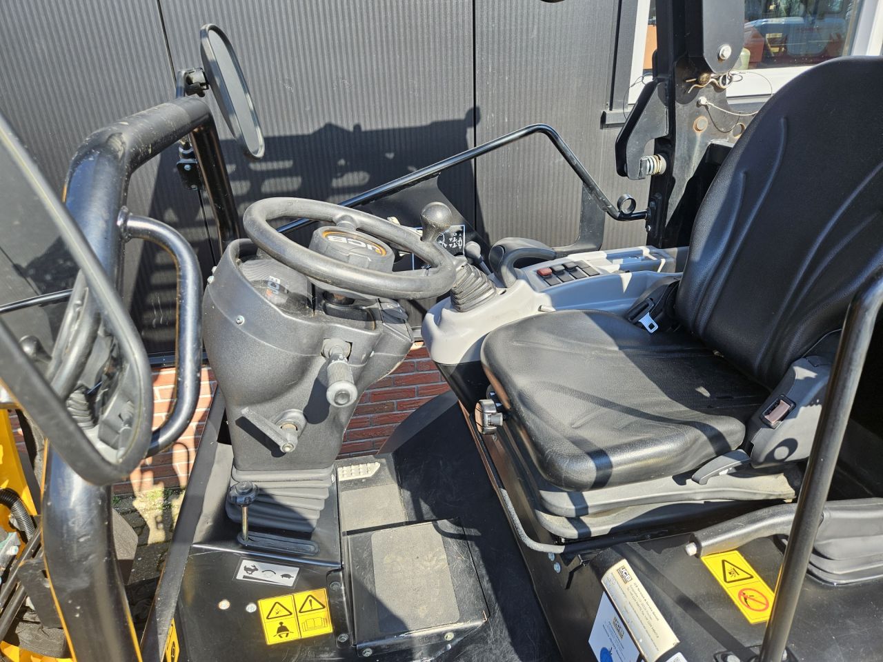 JCB 403 Demo Stage V