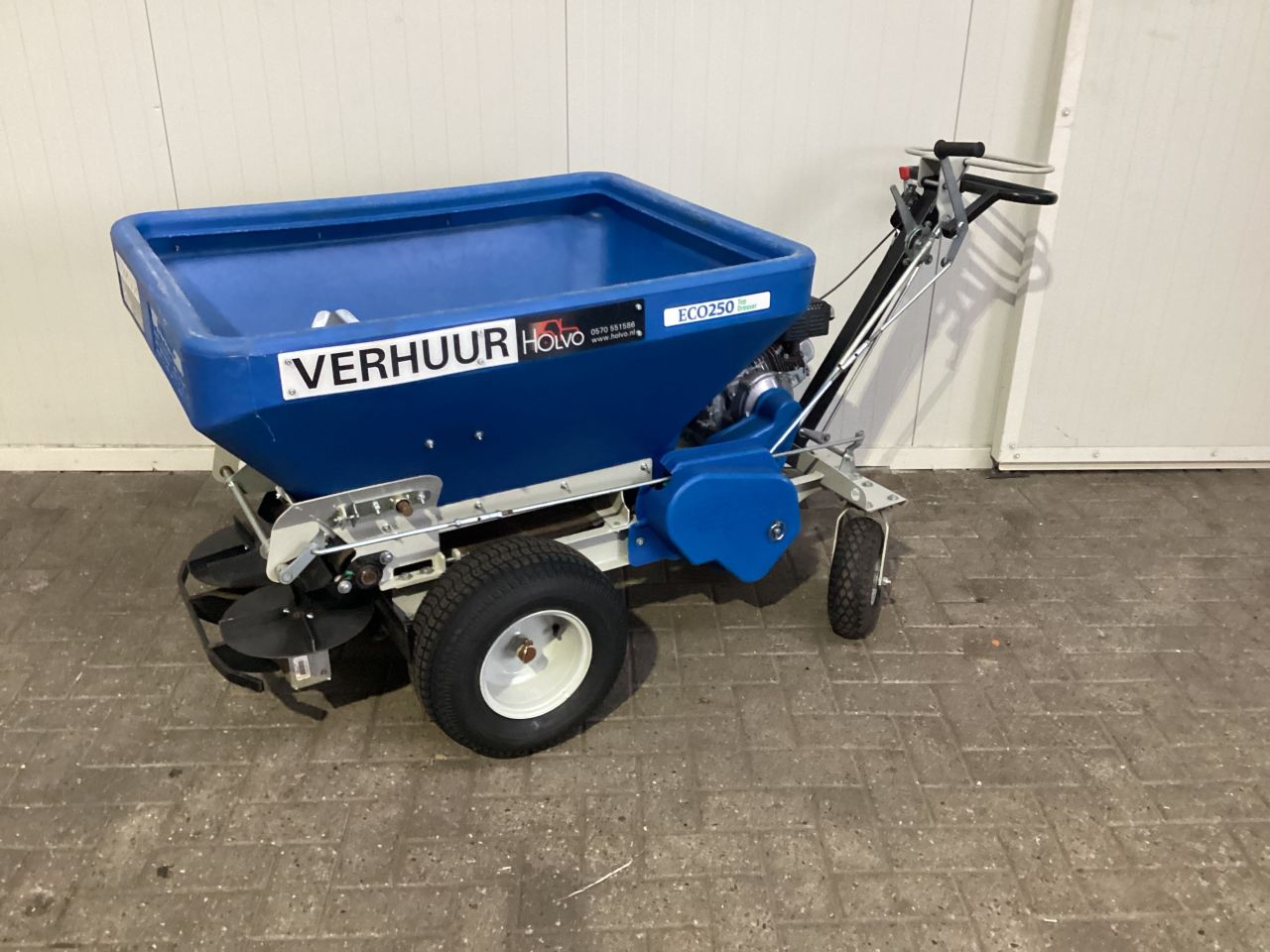 Te huur of te koop, Ecolawn 250 compoststrooier (topdresser).