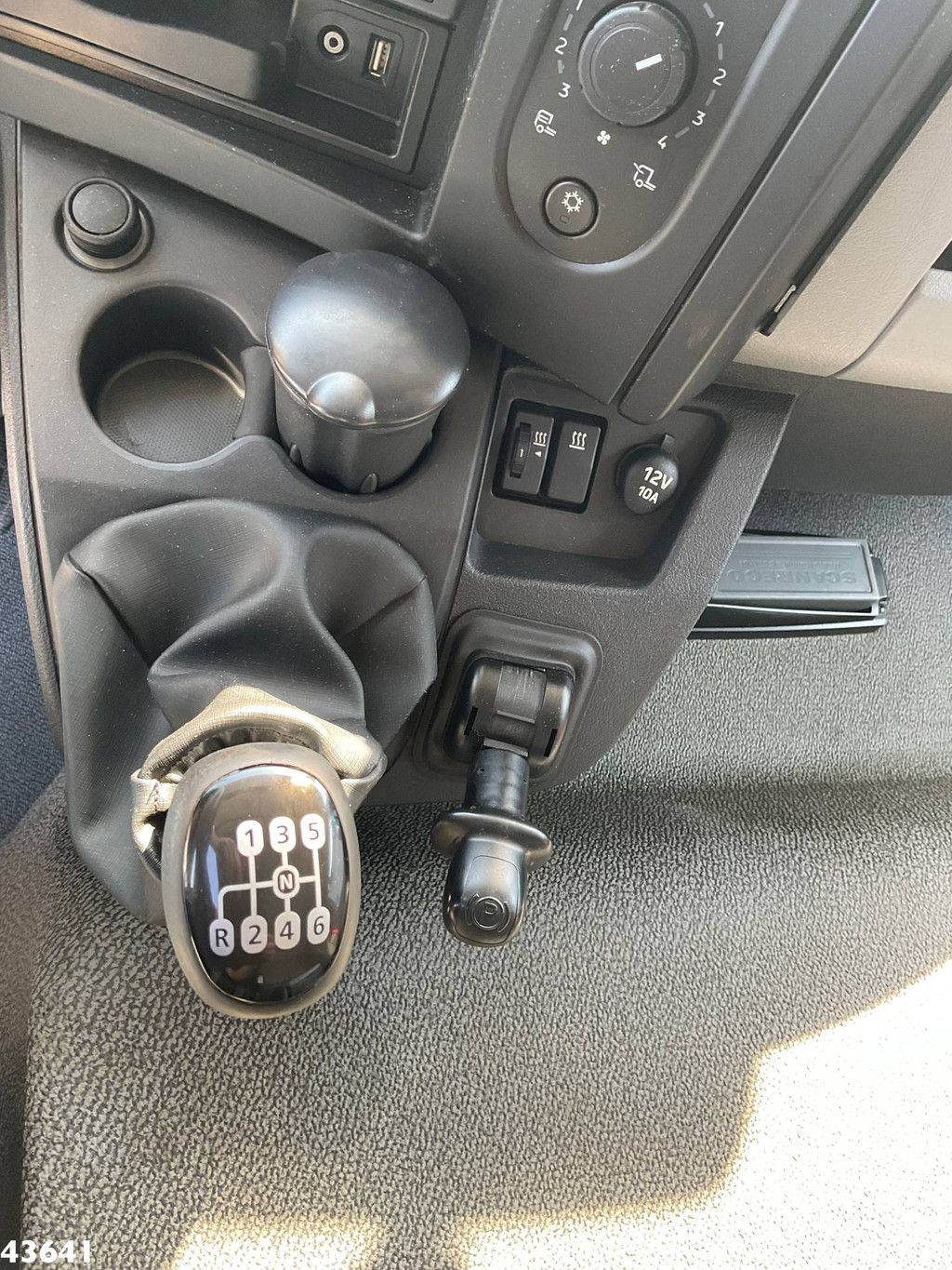 Renault D 240 Euro 6 HMF 10 Tonmeter laadkraan Just 66.850 km!