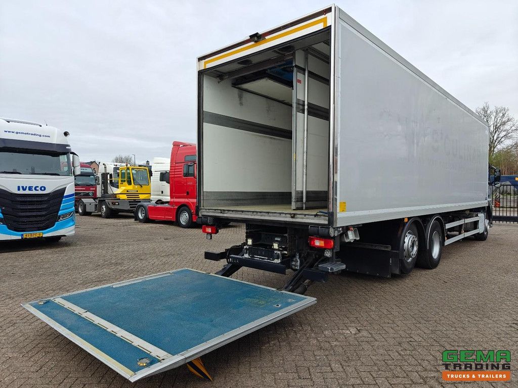 Volvo FM 330 6x2/4 Day Cab Euro6 - Refrigerated/Freezer Box 9.8M - FrigoBlock - Tail Lift 2000KG - Compartments