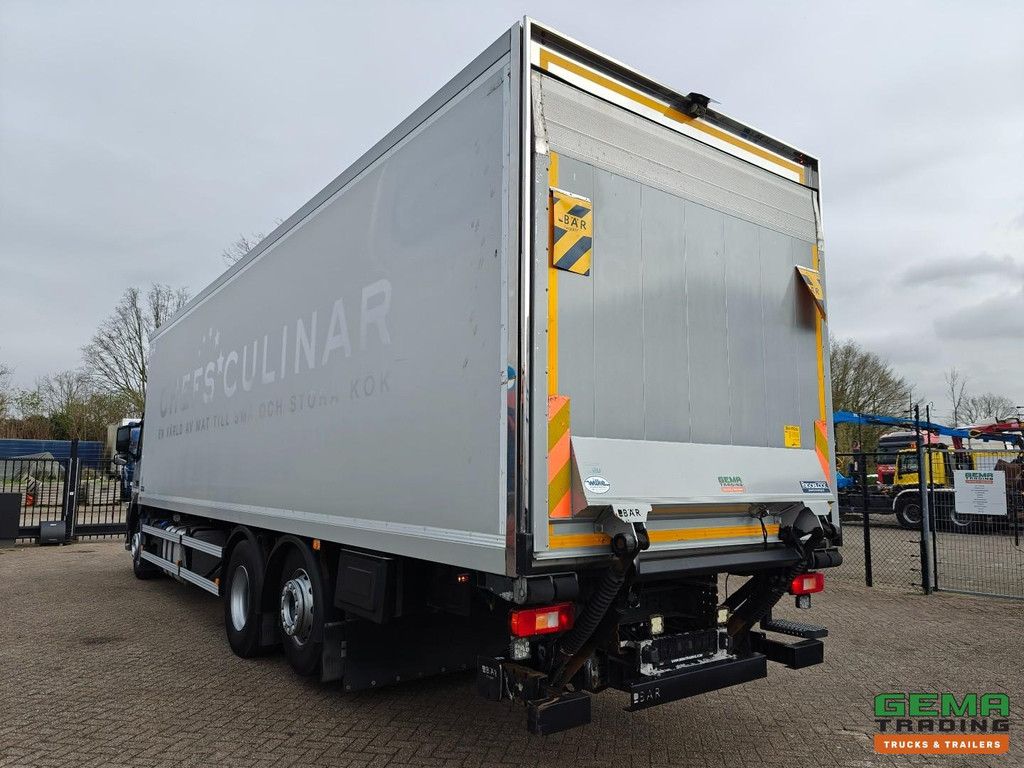 Volvo FM 330 6x2/4 Day Cab Euro6 - Refrigerated/Freezer Box 9.8M - FrigoBlock - Tail Lift 2000KG - Compartments