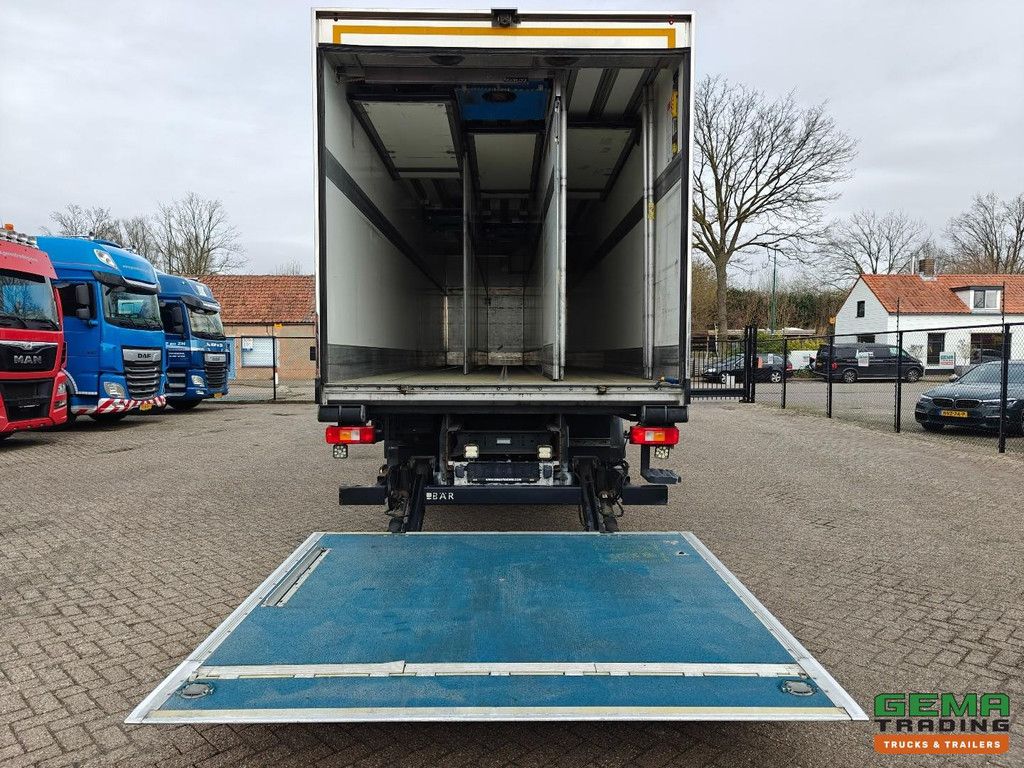 Volvo FM 330 6x2/4 Day Cab Euro6 - Refrigerated/Freezer Box 9.8M - FrigoBlock - Tail Lift 2000KG - Compartments