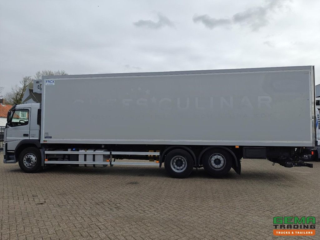 Volvo FM 330 6x2/4 Day Cab Euro6 - Refrigerated/Freezer Box 9.8M - FrigoBlock - Tail Lift 2000KG - Compartments