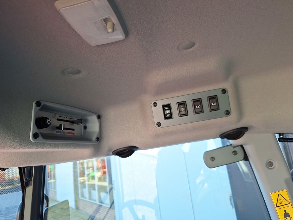 Massey Ferguson E-1700 HC