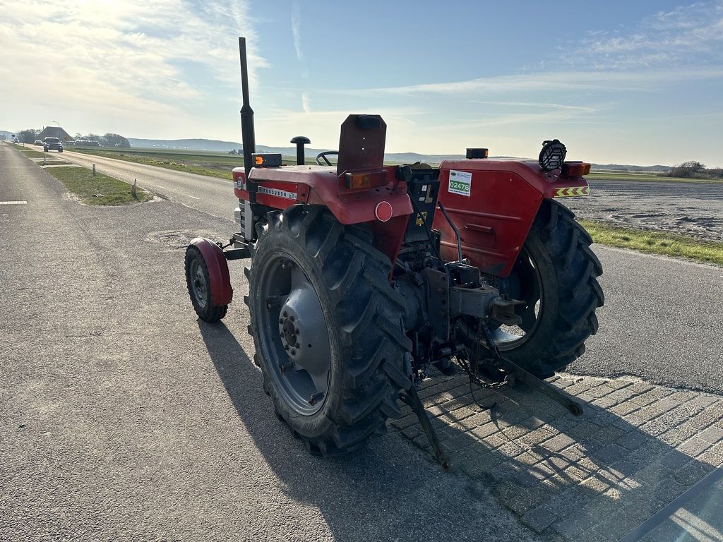 Massey-Ferguson 158