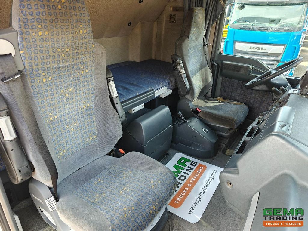 MAN TGA 26.310 6x2 Schlafkabine Euro3 - 8 m Kühl-/Gefrierbox + Ladebordwand 1500 kg - Vollklimaanlage