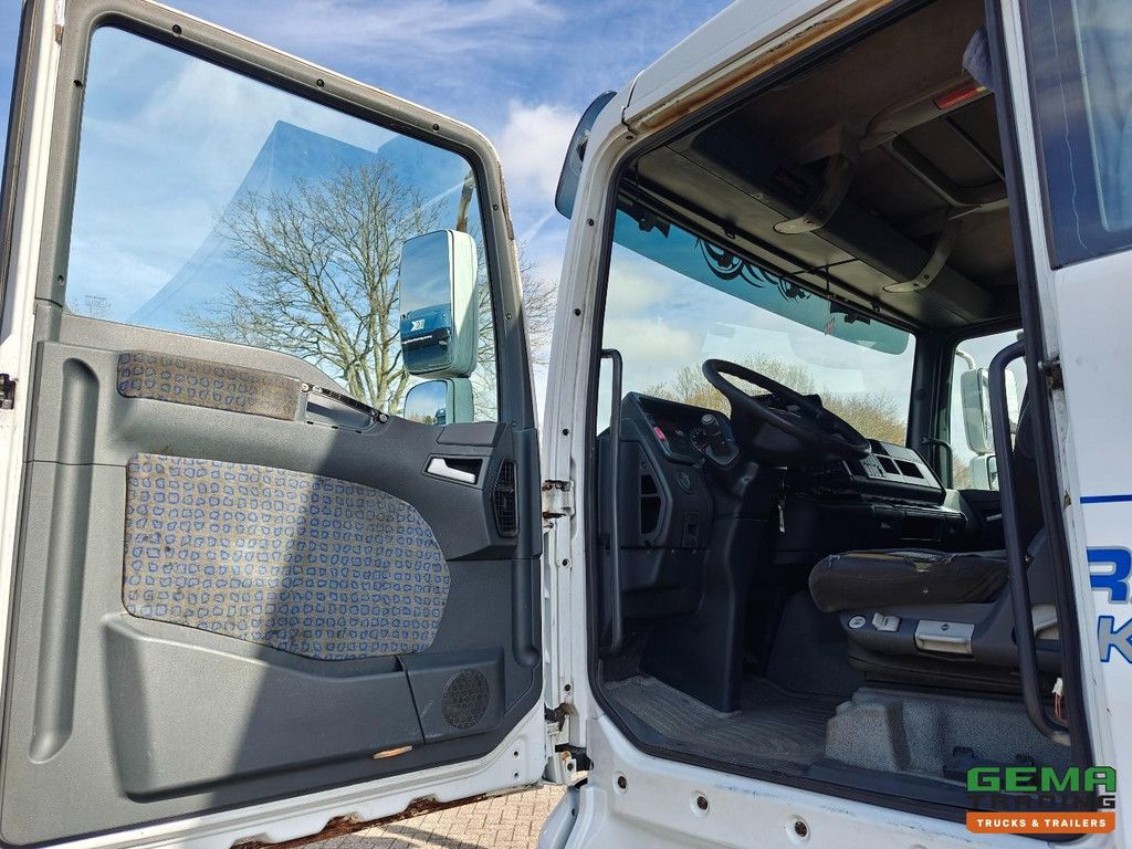 MAN TGA 26.310 6x2 Schlafkabine Euro3 - 8 m Kühl-/Gefrierbox + Ladebordwand 1500 kg - Vollklimaanlage