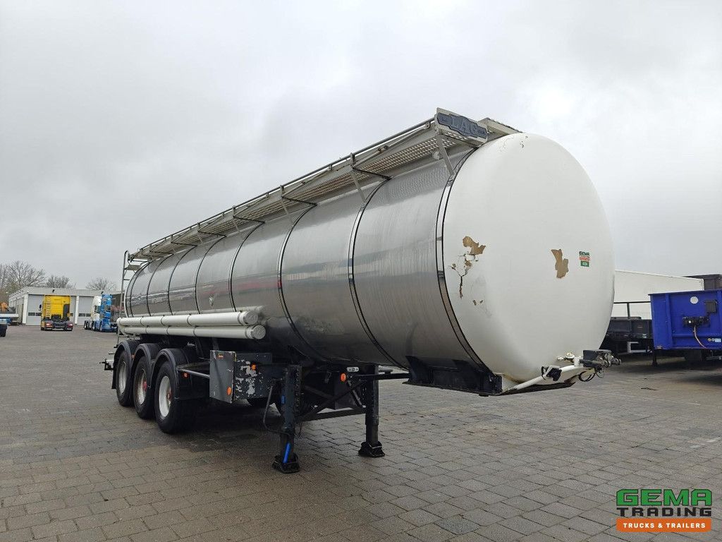 LAG O-3-40 CL 3-Axle SAF - Insulated Tank 24,000L - Drum Brakes - Hydraulic Pump