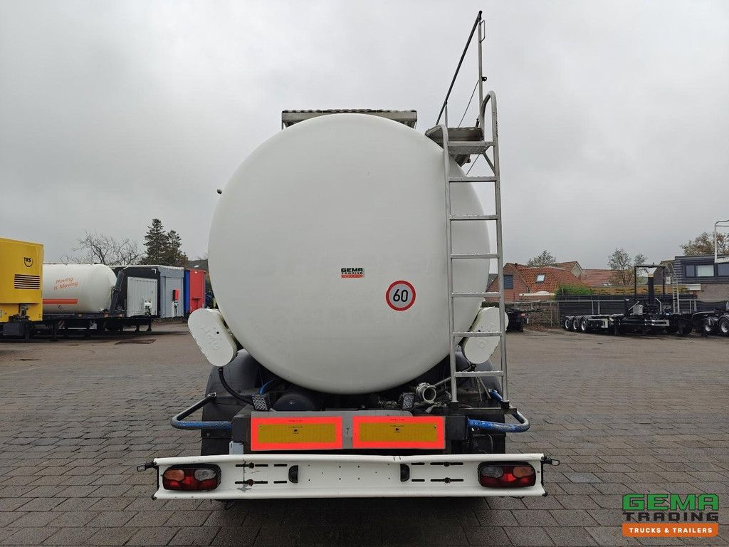 LAG O-3-40 CL 3-Axle SAF - Insulated Tank 24,000L - Drum Brakes - Hydraulic Pump