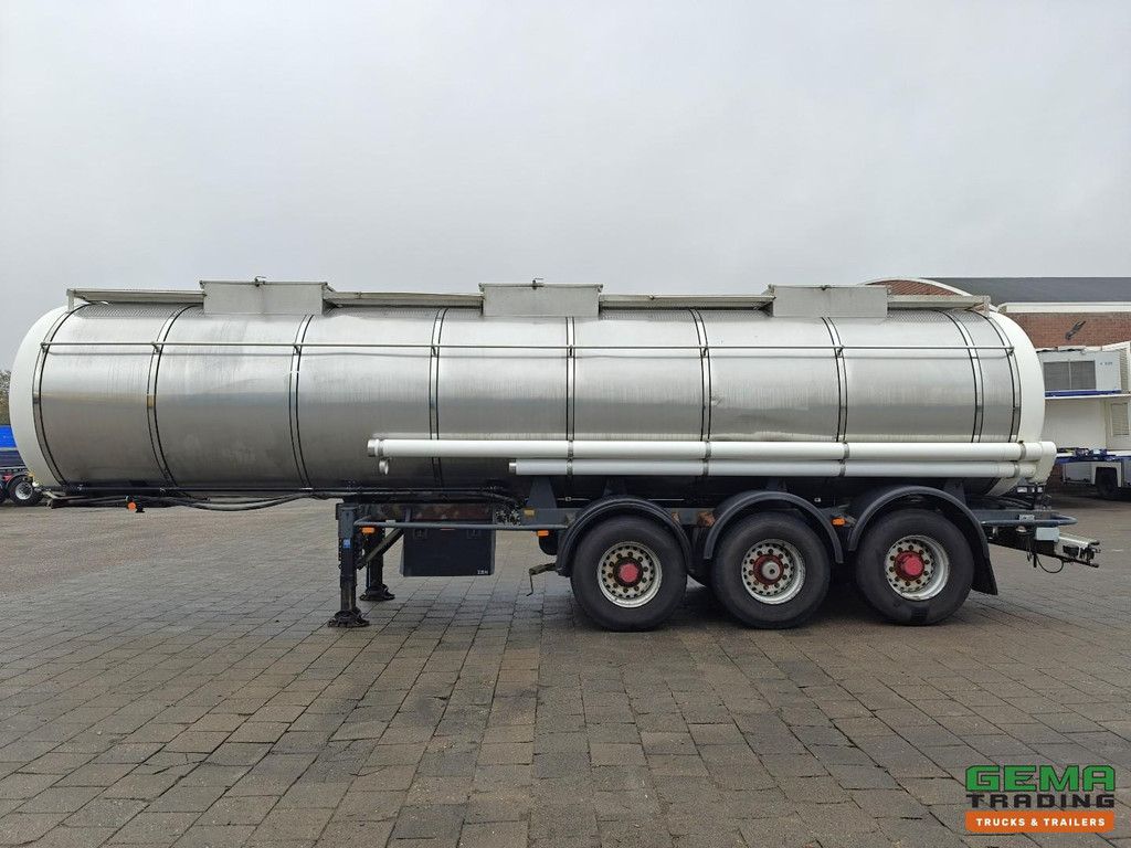 LAG O-3-40 CL 3-Axle SAF - Insulated Tank 24,000L - Drum Brakes - Hydraulic Pump
