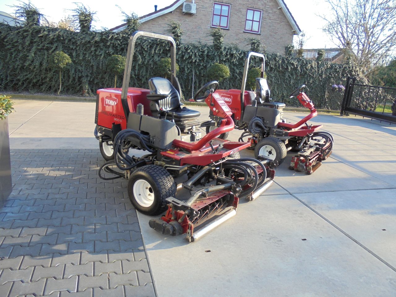 2x toro 3100-D sidewinder