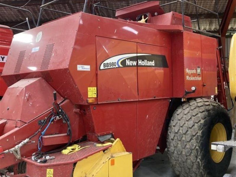 New Holland BB980