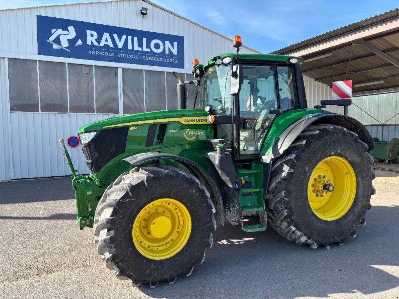 John Deere 6M240