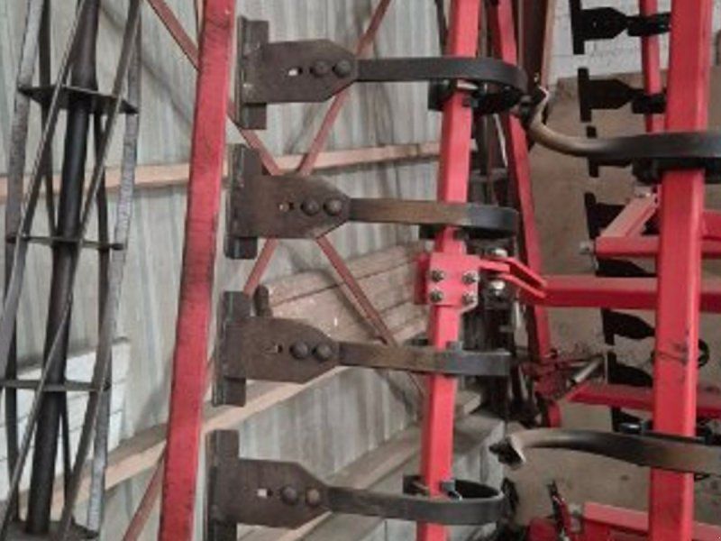 Kverneland Tiger 8 meter. Med rotorsmulrer. Årg. Met velholdt harve.