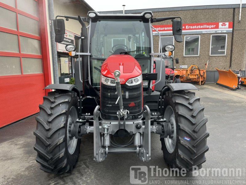 Massey Ferguson 5M.115 Dyna-4 Cab ESS