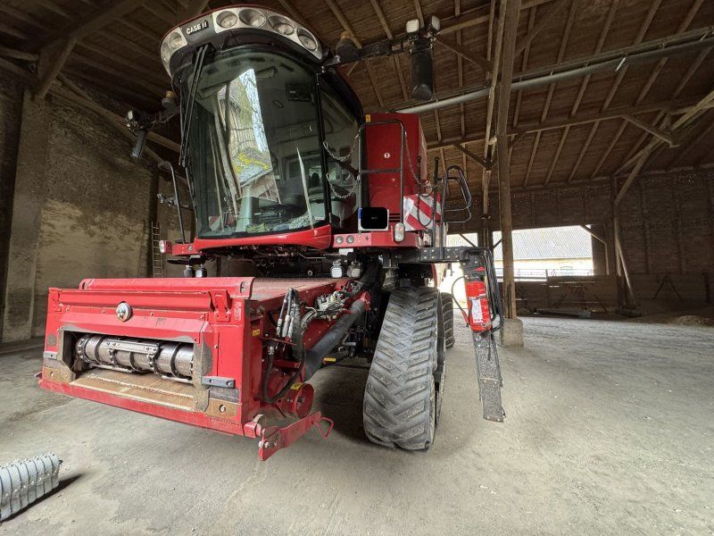 Case IH Axial Flow 7240 auf Kettenlaufwerk  Schneidwerk 9,15m und S