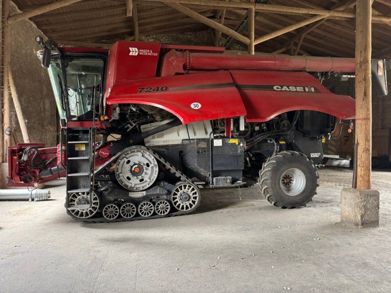 Case IH Axial Flow 7240 auf Kettenlaufwerk  Schneidwerk 9,15m und S