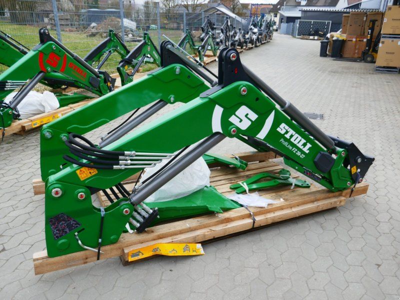 Stoll Komplettlader zu John Deere 6090 bis 6110 M/MC/RC. Abgela