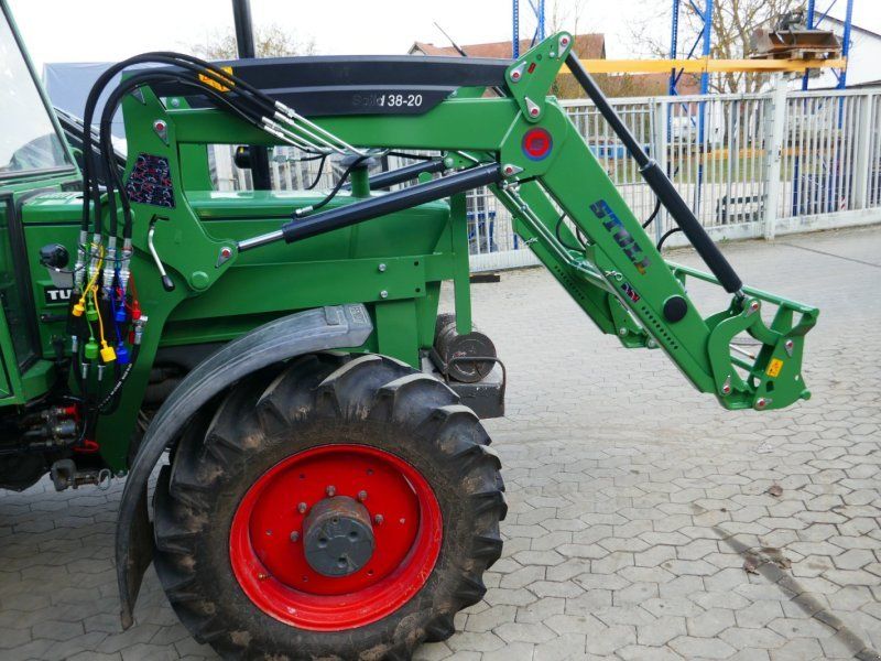 Stoll Komplettlader zu Fendt 300er Serie. Abgelagert 