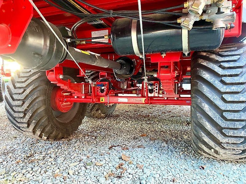 Unia Tytan 13 Premium Miststreuer 14,5 cbm Breitstreuwerk