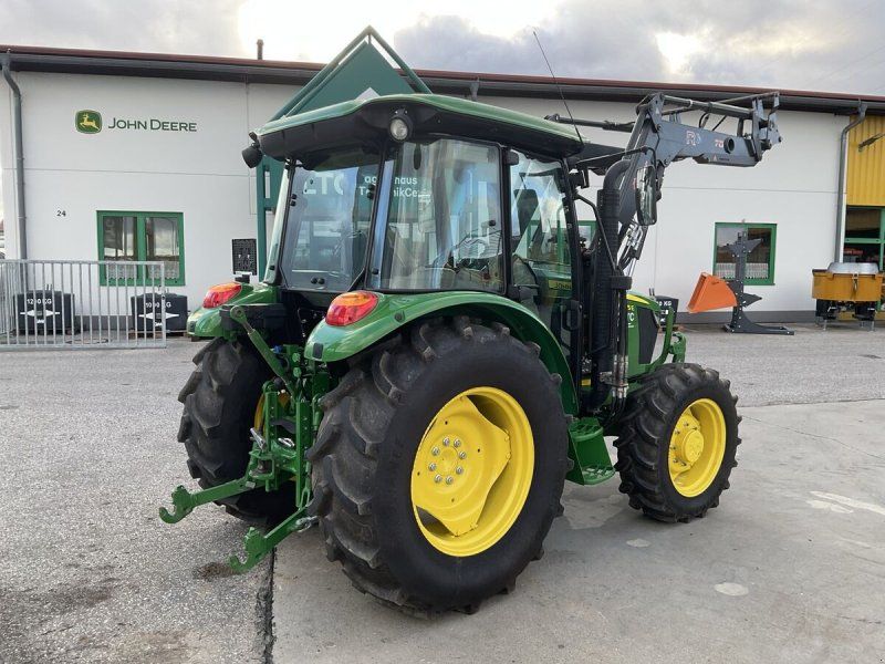 John Deere 5075E