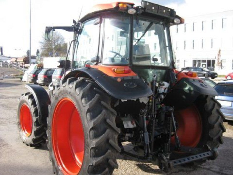 Kubota M 8560