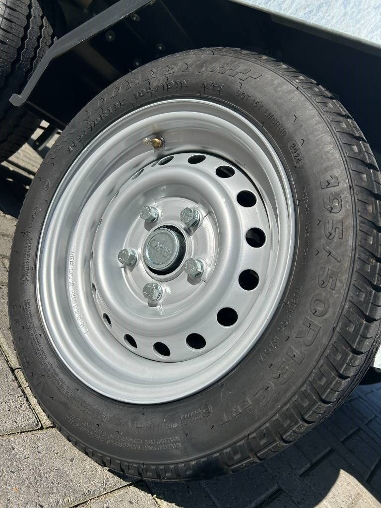 Eduard Plateau Trailer 3318-4 - 330x180 cm 3.000 kg