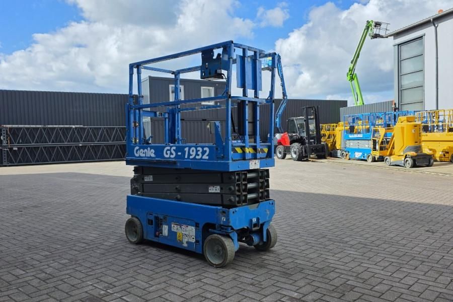 Genie GS1932 Electric, Working Height 7.8 m, 227kg Capac