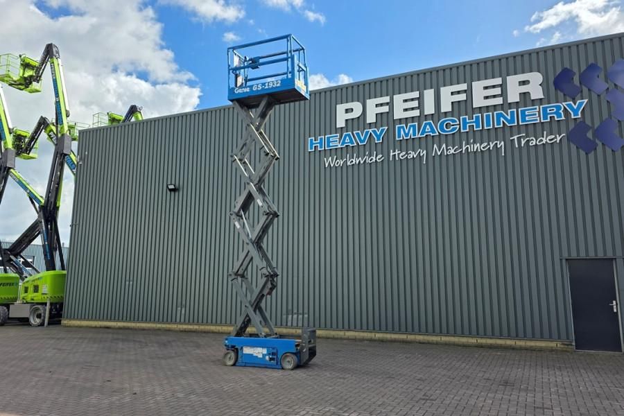 Genie GS1932 Electric, Working Height 7.8 m, 227kg Capac