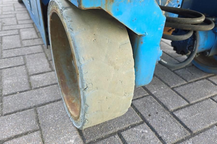 Genie GS2632 Electric, 10m Working Height, Non Marking T