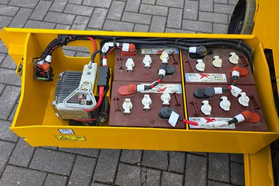 JCB S3246E Electric, 12m Working Height, 320kg Capacit