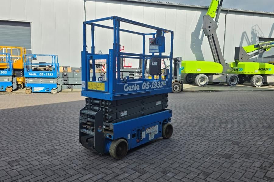 Genie GS1932 Electric, Working Height 7.8 m, 227kg Capac