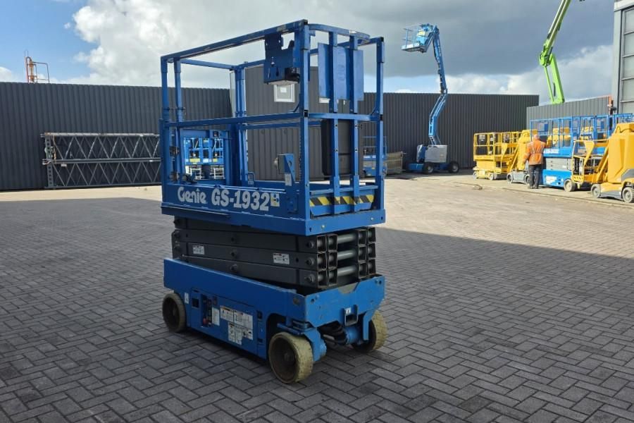 Genie GS1932 Electric, Working Height 7.8 m, 227kg Capac