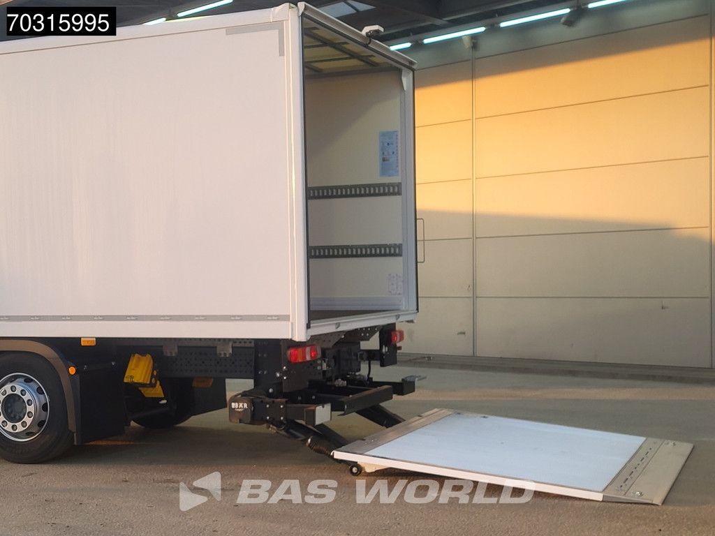 Mercedes Actros 2532 6X2 2000kg Ladebordwand Steering Axle Automatic Navi ACC Euro 6