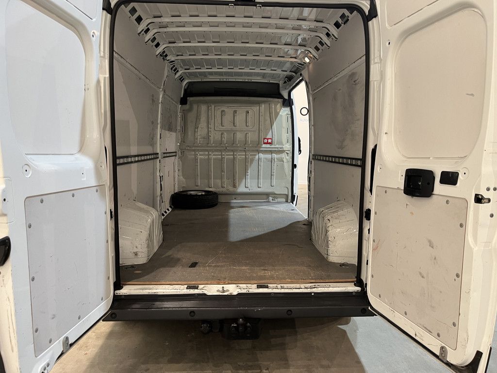 Peugeot Boxer 2.0 BlueHDI L3H2 130 PK / Airco / Cruise Control / Camera / Trekhaak / 3-Zits