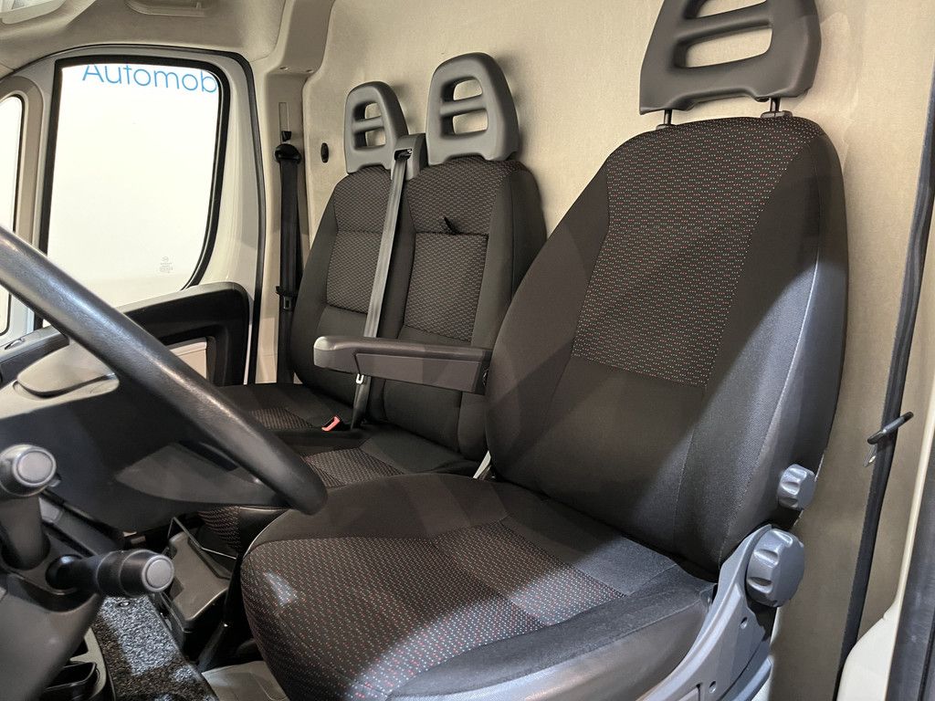 Peugeot Boxer 2.0 BlueHDI L3H2 130 PK / Airco / Cruise Control / Camera / Trekhaak / 3-Zits