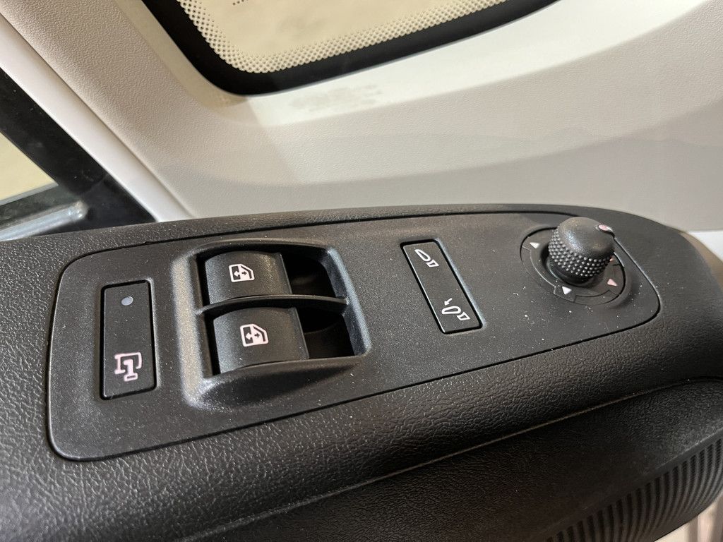 Peugeot Boxer 2.0 BlueHDI L3H2 130 PK / Airco / Cruise Control / Camera / Trekhaak / 3-Zits